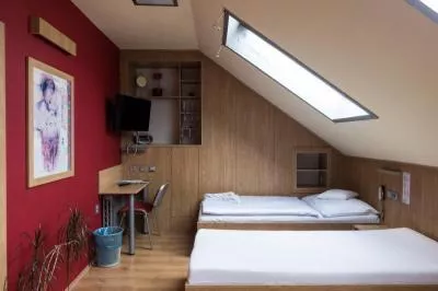 45 - Red F1 in hotel accommodation